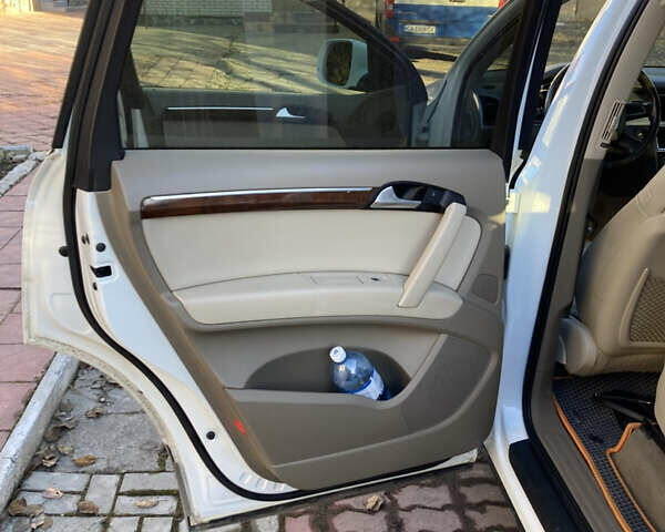 Білий Ауді Ку 7, об'ємом двигуна 3 л та пробігом 214 тис. км за 13500 $, фото 19 на Automoto.ua