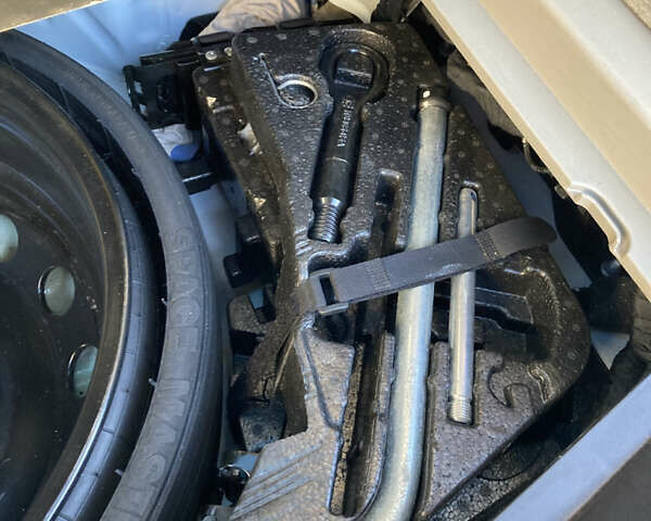 Білий Ауді Ку 7, об'ємом двигуна 3 л та пробігом 214 тис. км за 13500 $, фото 28 на Automoto.ua