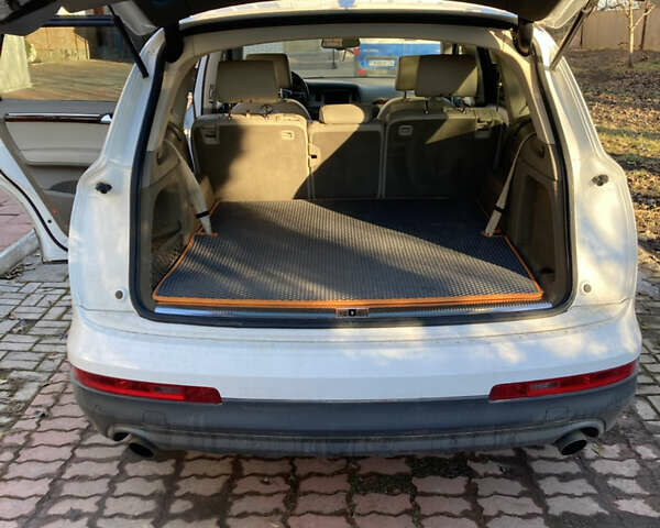 Білий Ауді Ку 7, об'ємом двигуна 3 л та пробігом 214 тис. км за 13500 $, фото 40 на Automoto.ua