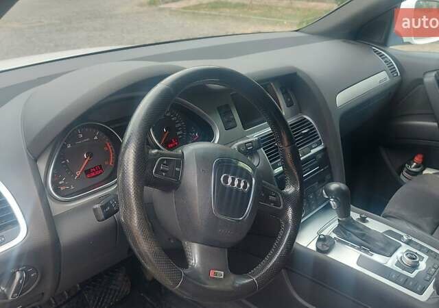 Белый Ауди Ку 7, объемом двигателя 3 л и пробегом 302 тыс. км за 16500 $, фото 5 на Automoto.ua