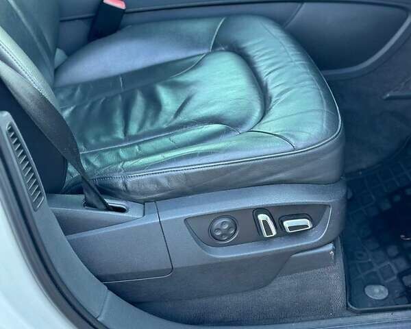 Білий Ауді Ку 7, об'ємом двигуна 2.97 л та пробігом 226 тис. км за 17000 $, фото 14 на Automoto.ua