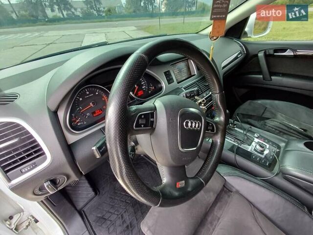 Білий Ауді Ку 7, об'ємом двигуна 2.97 л та пробігом 400 тис. км за 16999 $, фото 12 на Automoto.ua