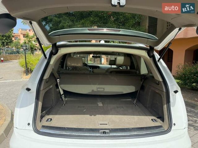 Белый Ауди Ку 7, объемом двигателя 3 л и пробегом 220 тыс. км за 15000 $, фото 6 на Automoto.ua