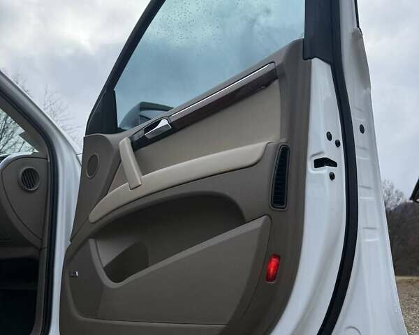 Белый Ауди Ку 7, объемом двигателя 3 л и пробегом 327 тыс. км за 17100 $, фото 49 на Automoto.ua