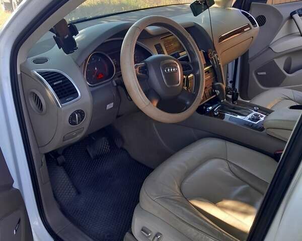 Білий Ауді Ку 7, об'ємом двигуна 2.97 л та пробігом 230 тис. км за 16500 $, фото 11 на Automoto.ua
