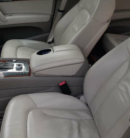 Білий Ауді Ку 7, об'ємом двигуна 3 л та пробігом 214 тис. км за 13500 $, фото 55 на Automoto.ua