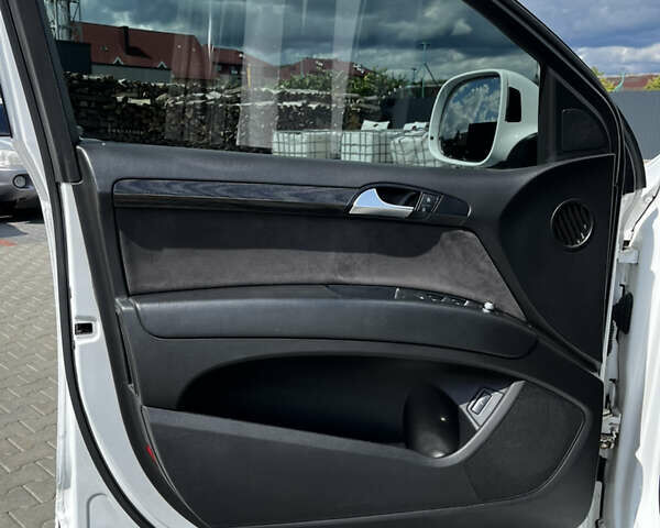 Белый Ауди Ку 7, объемом двигателя 2.97 л и пробегом 301 тыс. км за 16999 $, фото 20 на Automoto.ua