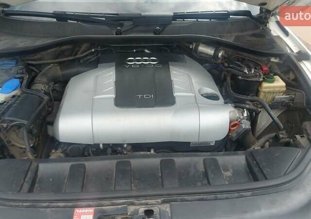 Белый Ауди Ку 7, объемом двигателя 3 л и пробегом 302 тыс. км за 16500 $, фото 7 на Automoto.ua