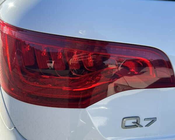 Білий Ауді Ку 7, об'ємом двигуна 2.99 л та пробігом 246 тис. км за 16200 $, фото 20 на Automoto.ua