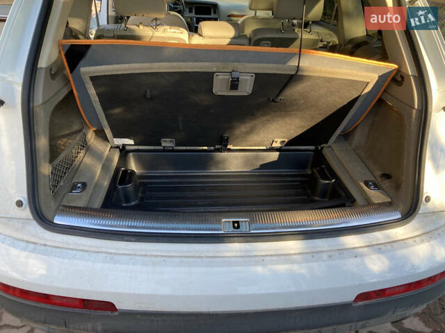 Білий Ауді Ку 7, об'ємом двигуна 3 л та пробігом 214 тис. км за 13500 $, фото 36 на Automoto.ua