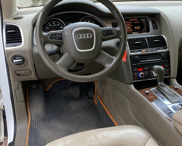 Білий Ауді Ку 7, об'ємом двигуна 3 л та пробігом 214 тис. км за 13500 $, фото 70 на Automoto.ua