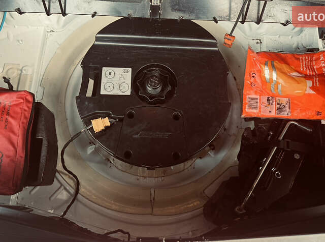 Белый Ауди Ку 7, объемом двигателя 2.97 л и пробегом 350 тыс. км за 17800 $, фото 45 на Automoto.ua