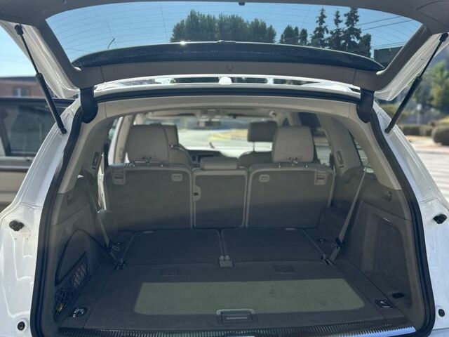 Белый Ауди Ку 7, объемом двигателя 3 л и пробегом 305 тыс. км за 16900 $, фото 3 на Automoto.ua