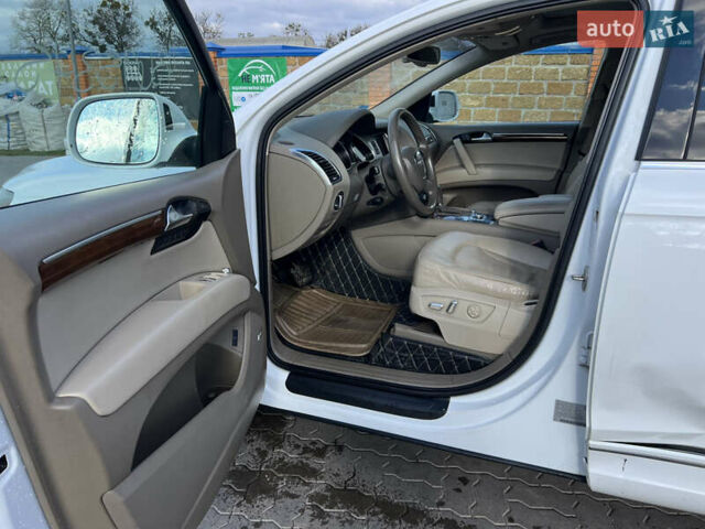 Білий Ауді Ку 7, об'ємом двигуна 3 л та пробігом 365 тис. км за 12300 $, фото 23 на Automoto.ua