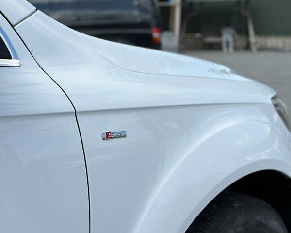 Белый Ауди Ку 7, объемом двигателя 2.97 л и пробегом 180 тыс. км за 19800 $, фото 6 на Automoto.ua