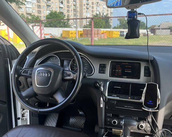 Белый Ауди Ку 7, объемом двигателя 3 л и пробегом 231 тыс. км за 17500 $, фото 14 на Automoto.ua