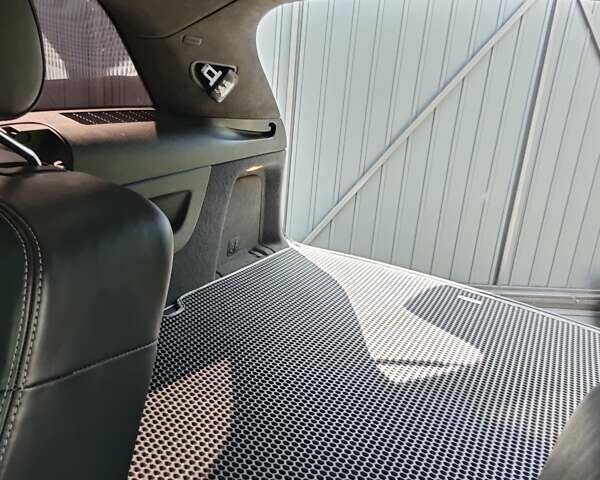 Ауди Ку 7 2011 в Тернополе на Automoto.ua Белый Ауди Ку 7, объемом двигателя 4.13 л и пробегом 221 тыс. км за 28300 $, фото 12 на Automoto.ua