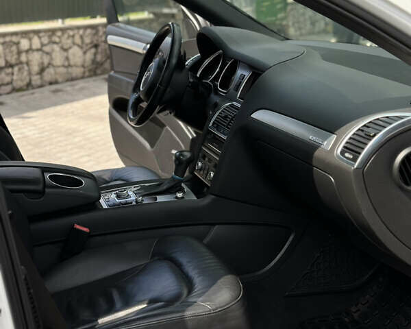 Белый Ауди Ку 7, объемом двигателя 2.97 л и пробегом 180 тыс. км за 19800 $, фото 10 на Automoto.ua