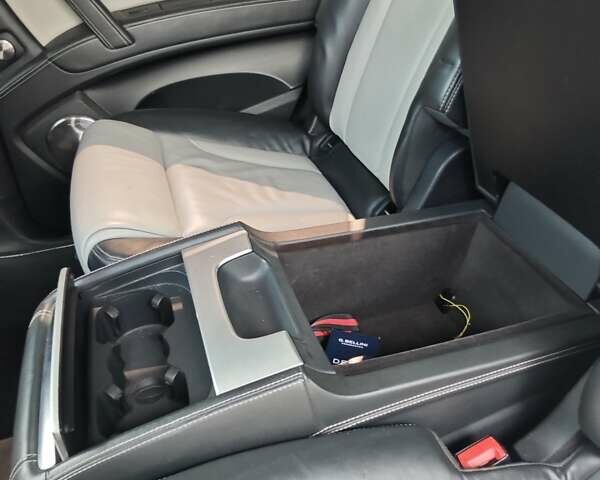 Ауди Ку 7 2011 в Тернополе на Automoto.ua Белый Ауди Ку 7, объемом двигателя 4.13 л и пробегом 221 тыс. км за 28300 $, фото 11 на Automoto.ua