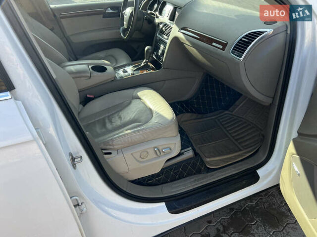 Білий Ауді Ку 7, об'ємом двигуна 3 л та пробігом 365 тис. км за 12300 $, фото 19 на Automoto.ua