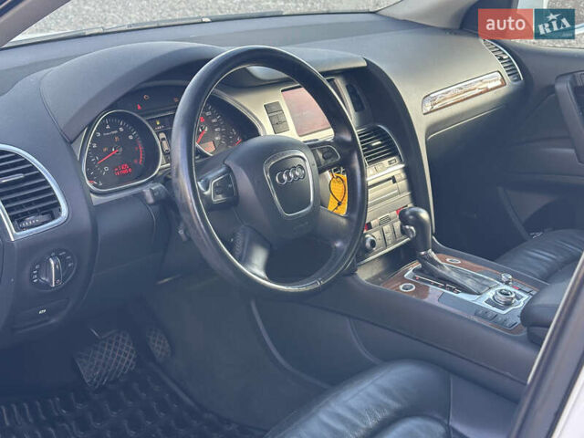 Белый Ауди Ку 7, объемом двигателя 3 л и пробегом 166 тыс. км за 11590 $, фото 7 на Automoto.ua