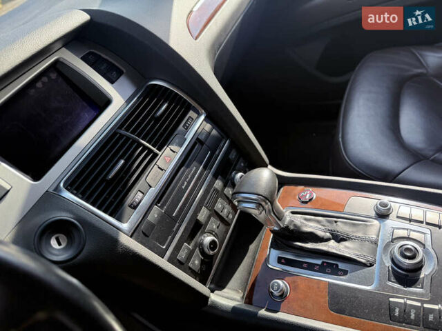 Ауді Ку 7 2011 у Києві на Automoto.ua Білий Ауді Ку 7, об'ємом двигуна 3 л та пробігом 230 тис. км за 12000 $, фото 16 на Automoto.ua