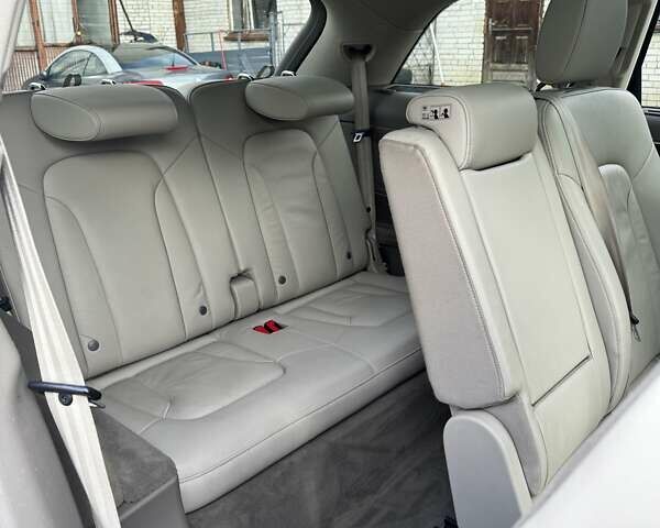 Білий Ауді Ку 7, об'ємом двигуна 3 л та пробігом 255 тис. км за 17500 $, фото 78 на Automoto.ua