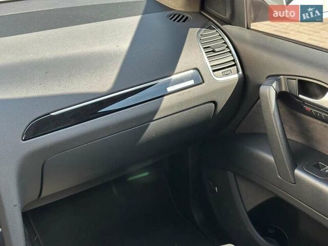 Білий Ауді Ку 7, об'ємом двигуна 3 л та пробігом 74 тис. км за 28990 $, фото 26 на Automoto.ua