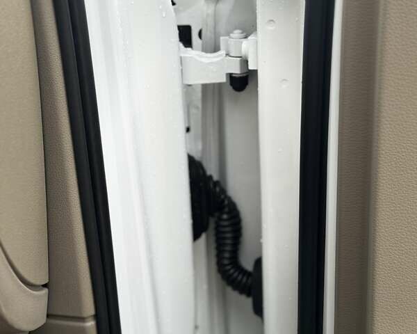 Білий Ауді Ку 7, об'ємом двигуна 3 л та пробігом 255 тис. км за 17500 $, фото 127 на Automoto.ua