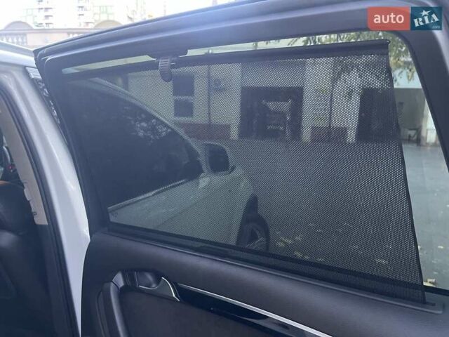 Белый Ауди Ку 7, объемом двигателя 2.97 л и пробегом 75 тыс. км за 26250 $, фото 61 на Automoto.ua