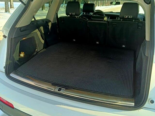 Білий Ауді Ку 7, об'ємом двигуна 3 л та пробігом 220 тис. км за 13995 $, фото 7 на Automoto.ua