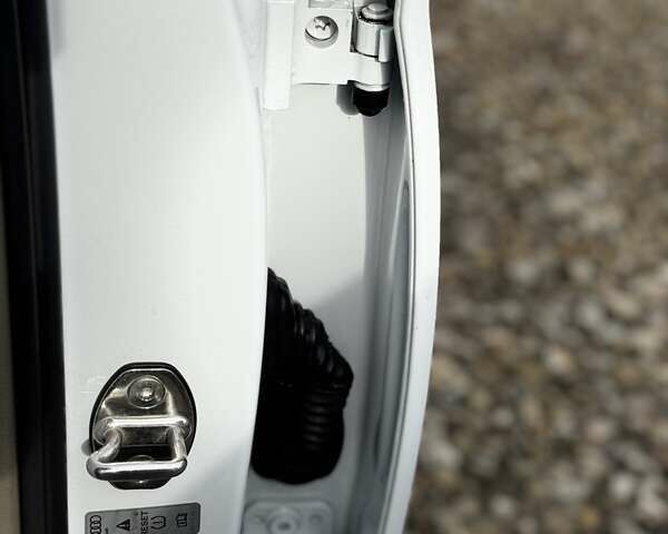 Білий Ауді Ку 7, об'ємом двигуна 3 л та пробігом 255 тис. км за 17500 $, фото 82 на Automoto.ua