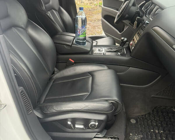 Білий Ауді Ку 7, об'ємом двигуна 3 л та пробігом 225 тис. км за 15000 $, фото 20 на Automoto.ua