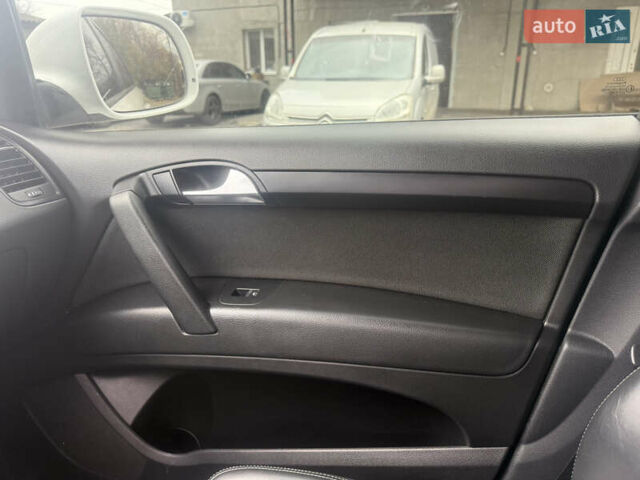 Білий Ауді Ку 7, об'ємом двигуна 3 л та пробігом 225 тис. км за 15000 $, фото 12 на Automoto.ua