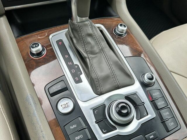 Білий Ауді Ку 7, об'ємом двигуна 3 л та пробігом 280 тис. км за 13500 $, фото 15 на Automoto.ua