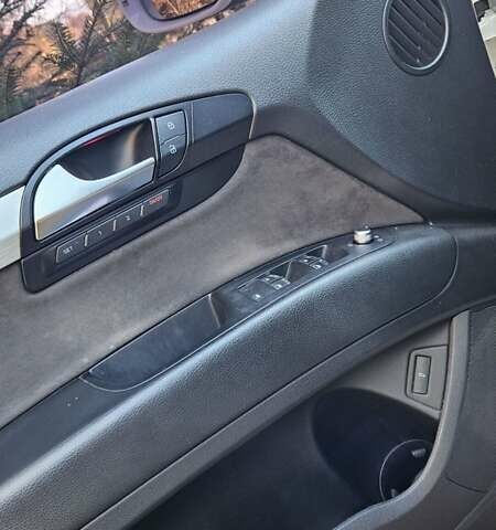 Білий Ауді Ку 7, об'ємом двигуна 2.97 л та пробігом 370 тис. км за 17999 $, фото 12 на Automoto.ua