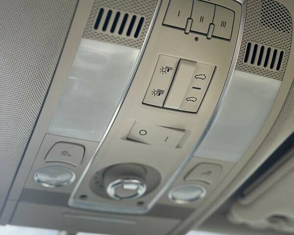 Білий Ауді Ку 7, об'ємом двигуна 3 л та пробігом 255 тис. км за 17500 $, фото 118 на Automoto.ua