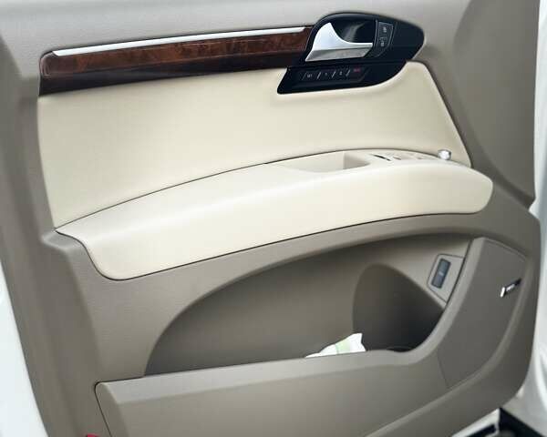 Білий Ауді Ку 7, об'ємом двигуна 3 л та пробігом 255 тис. км за 17500 $, фото 92 на Automoto.ua