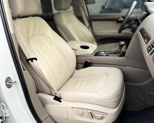 Білий Ауді Ку 7, об'ємом двигуна 3 л та пробігом 255 тис. км за 17500 $, фото 129 на Automoto.ua