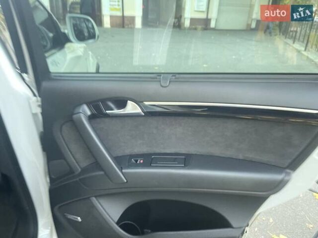 Білий Ауді Ку 7, об'ємом двигуна 2.97 л та пробігом 75 тис. км за 26750 $, фото 59 на Automoto.ua