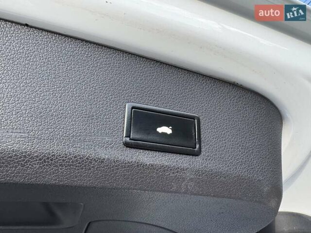 Белый Ауди Ку 7, объемом двигателя 2.97 л и пробегом 177 тыс. км за 22900 $, фото 121 на Automoto.ua