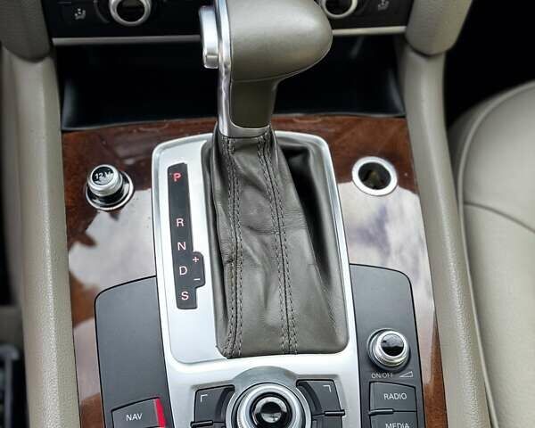 Білий Ауді Ку 7, об'ємом двигуна 3 л та пробігом 255 тис. км за 17500 $, фото 116 на Automoto.ua