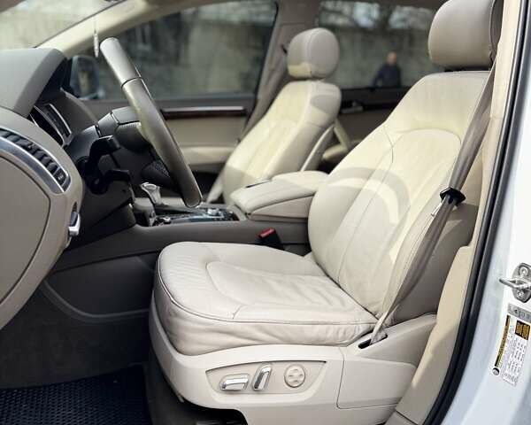 Білий Ауді Ку 7, об'ємом двигуна 3 л та пробігом 255 тис. км за 17500 $, фото 3 на Automoto.ua