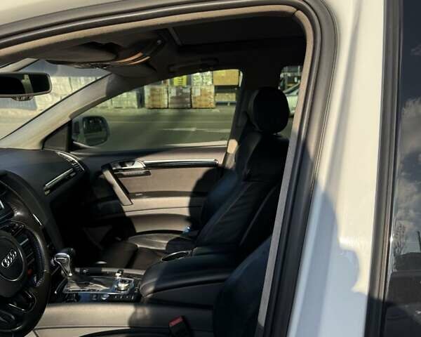 Белый Ауди Ку 7, объемом двигателя 2.97 л и пробегом 240 тыс. км за 17500 $, фото 7 на Automoto.ua