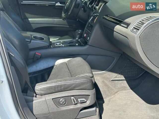 Білий Ауді Ку 7, об'ємом двигуна 3 л та пробігом 74 тис. км за 28990 $, фото 25 на Automoto.ua