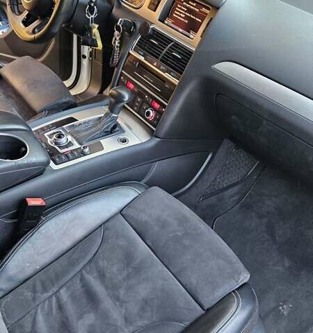 Білий Ауді Ку 7, об'ємом двигуна 2.97 л та пробігом 370 тис. км за 17999 $, фото 6 на Automoto.ua