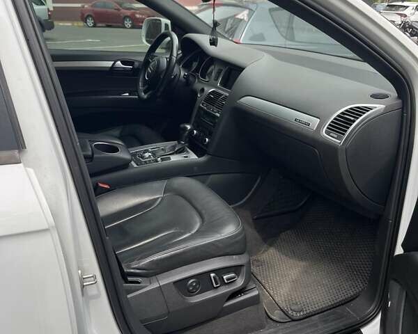 Белый Ауди Ку 7, объемом двигателя 3 л и пробегом 220 тыс. км за 15000 $, фото 1 на Automoto.ua