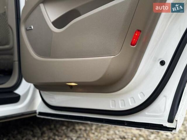 Білий Ауді Ку 7, об'ємом двигуна 3 л та пробігом 255 тис. км за 17500 $, фото 122 на Automoto.ua