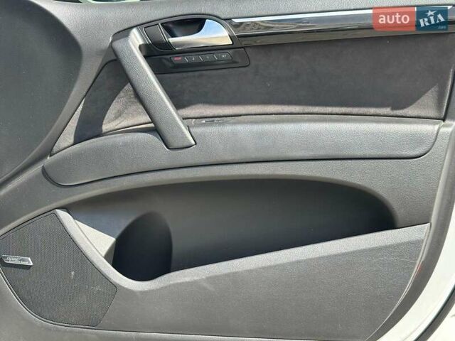 Білий Ауді Ку 7, об'ємом двигуна 3 л та пробігом 74 тис. км за 28990 $, фото 27 на Automoto.ua