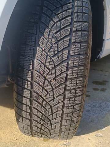 Белый Ауди Ку 7, объемом двигателя 4.2 л и пробегом 243 тыс. км за 25490 $, фото 23 на Automoto.ua